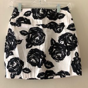 Black and white Roses mini skirt